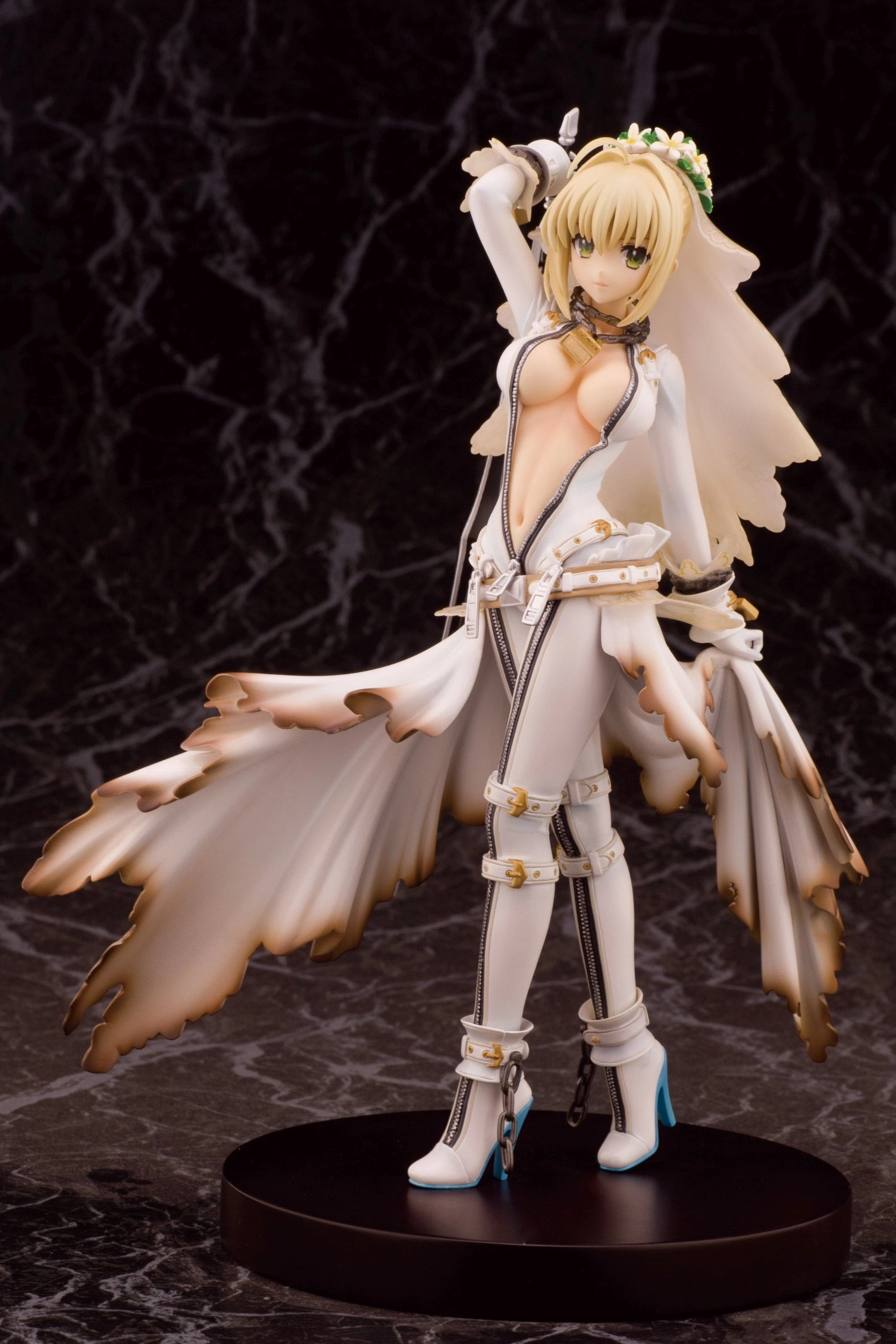 ふるいちオンライン - Fate/EXTRA CCC セイバー 1/8 完成品フィギュア