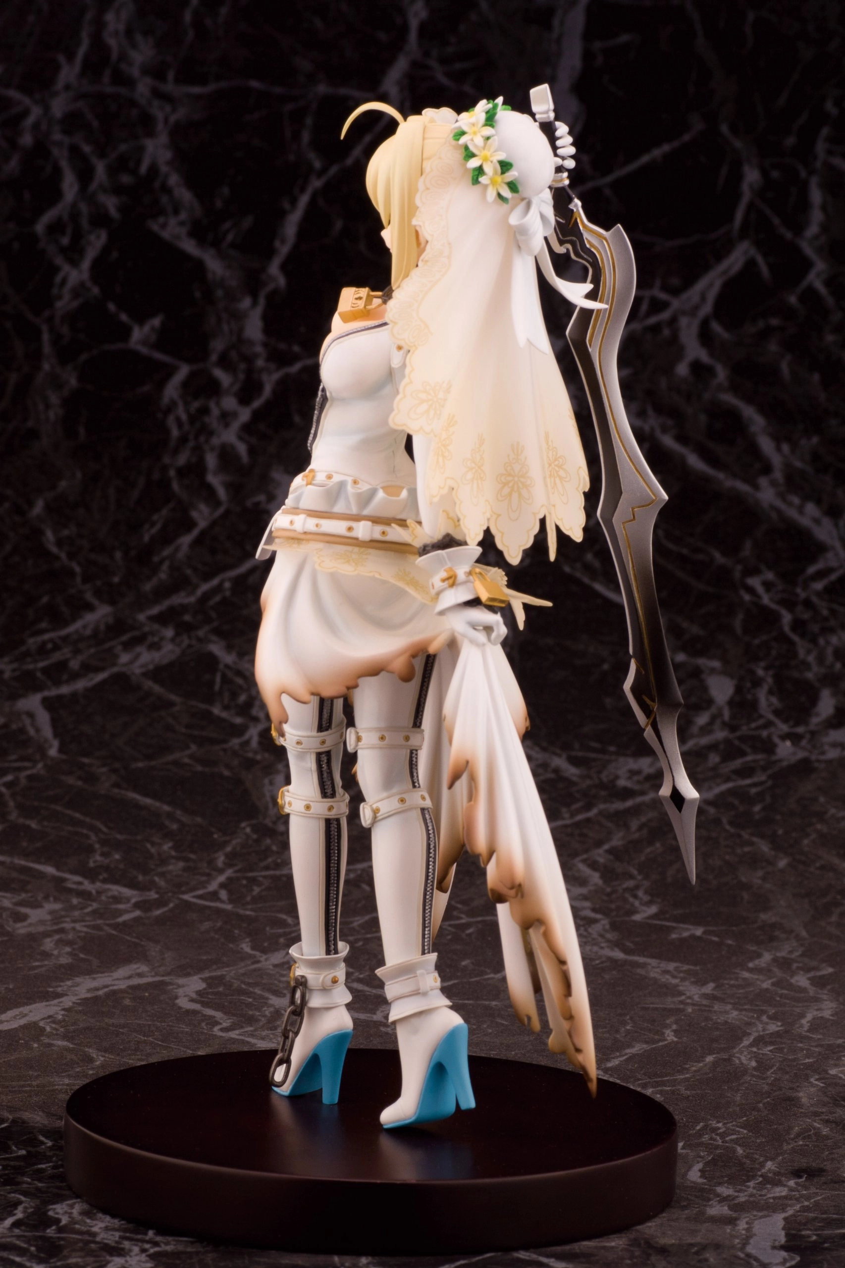 ふるいちオンライン - Fate/EXTRA CCC セイバー 1/8 完成品フィギュア