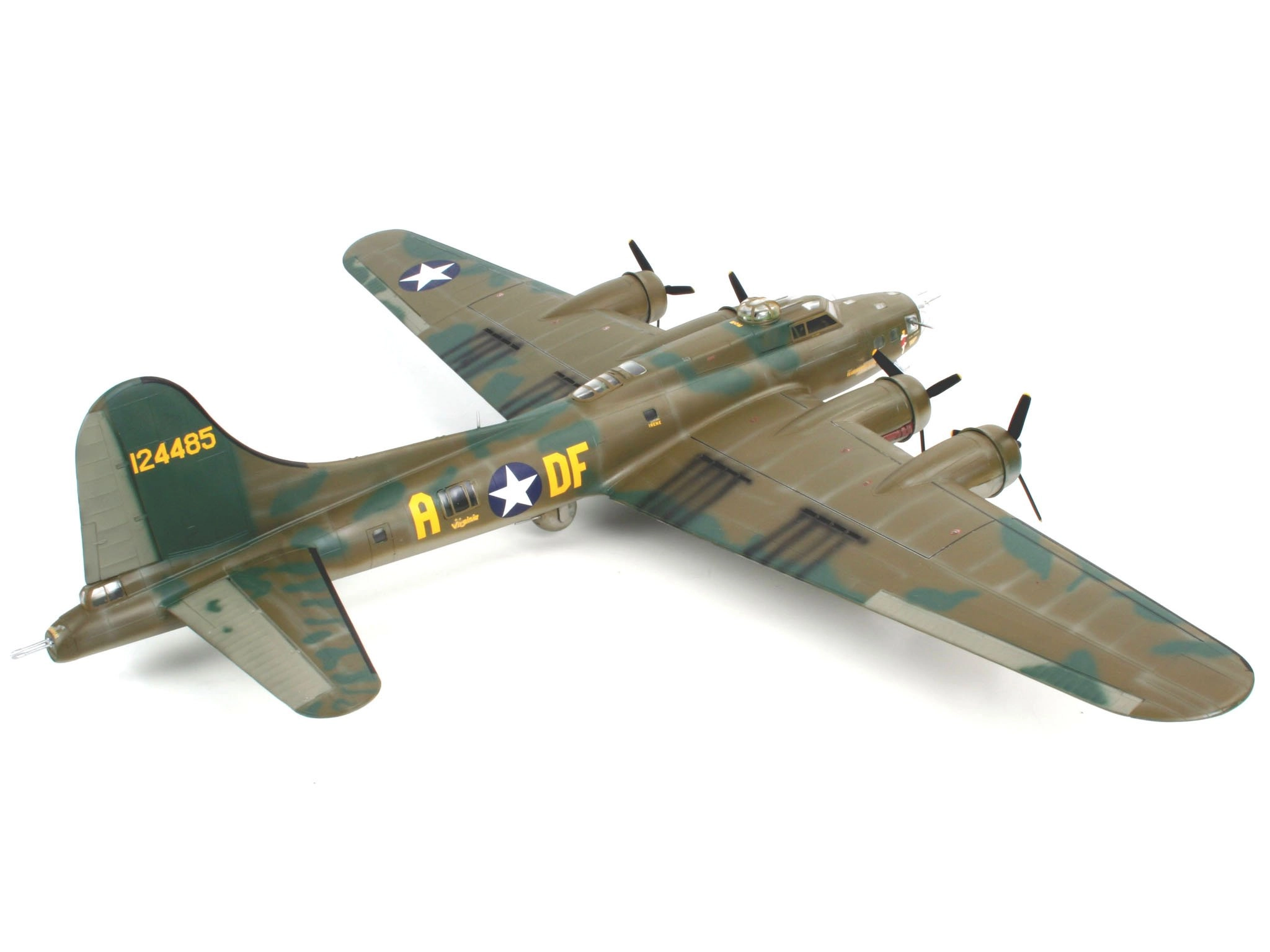 ふるいちオンライン - 1/48 B-17F “メンフィスベル” プラモデル[ドイツ