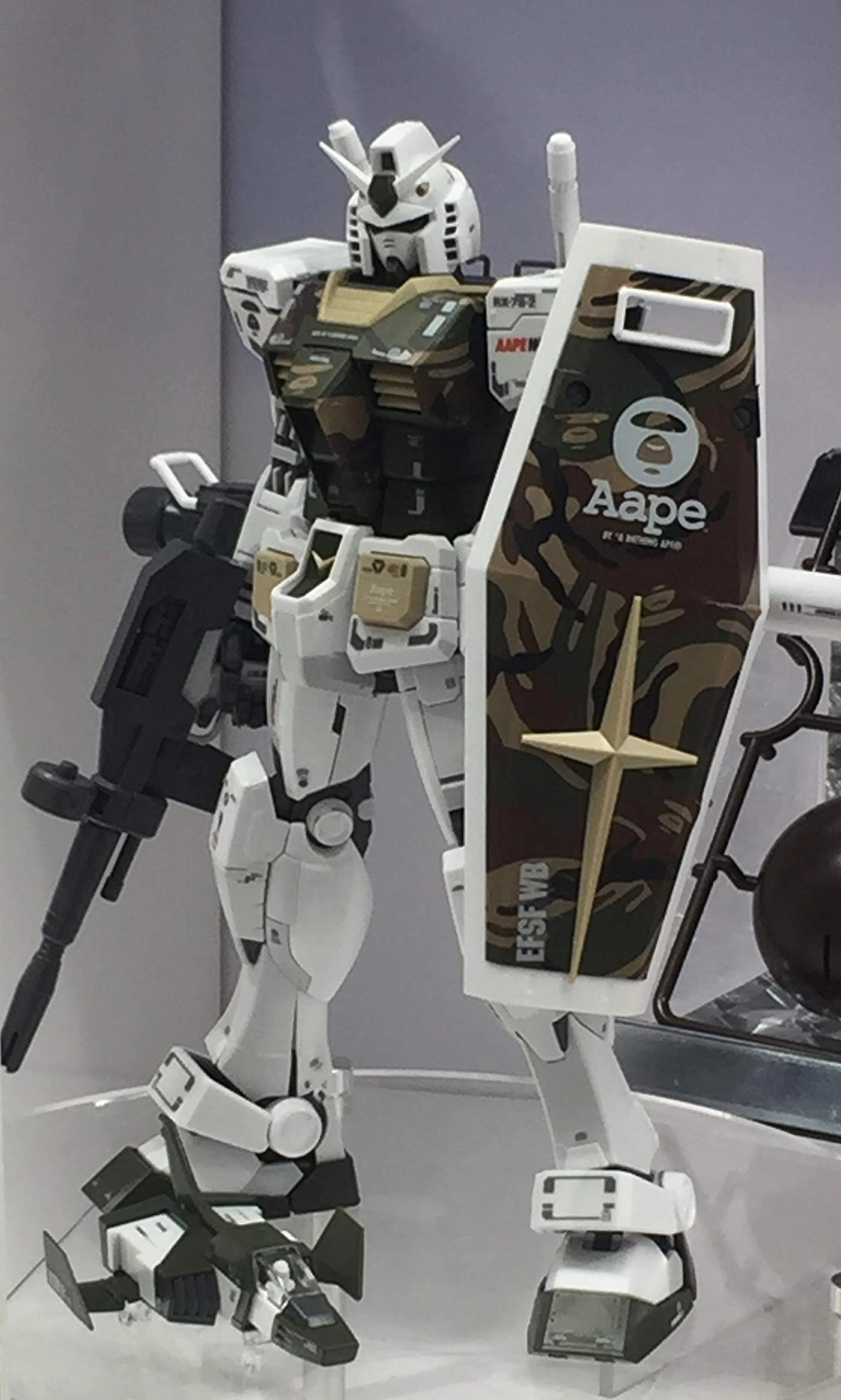 ふるいちオンライン - MG 1/100 AAPE RX-78-2 GUNDAM GRN-CAMO プラモデル[バンダイ]